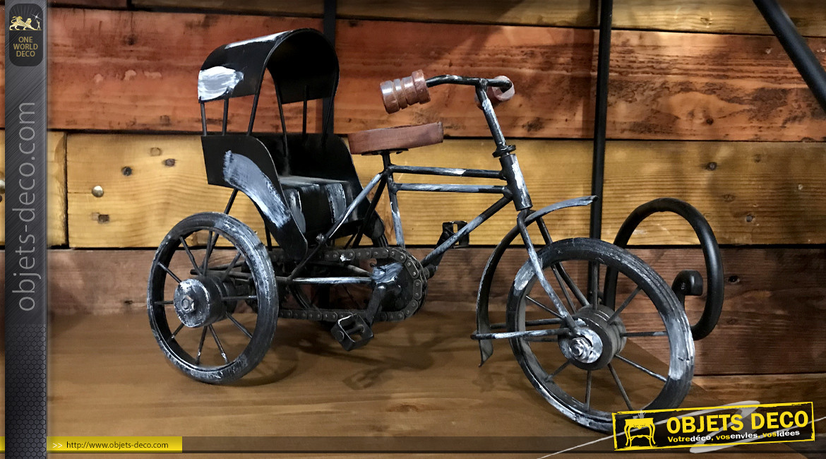 Miniature de tricycle pousse-pousse en métal vieilli et blanchi 33 cm
