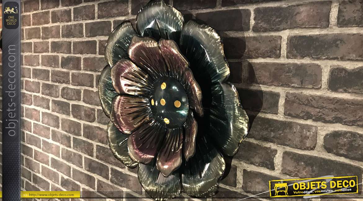 Décoration murale en relief finition argentée : fleur en métal effet 3D