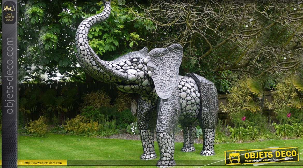 Sculpture d'éléphant stylisée en métal argenté 2,5 mètres