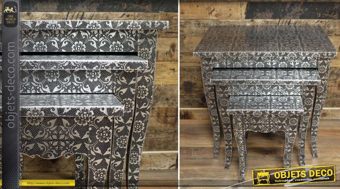 Série de 3 tables basses gigognes de style marocain noir et argent