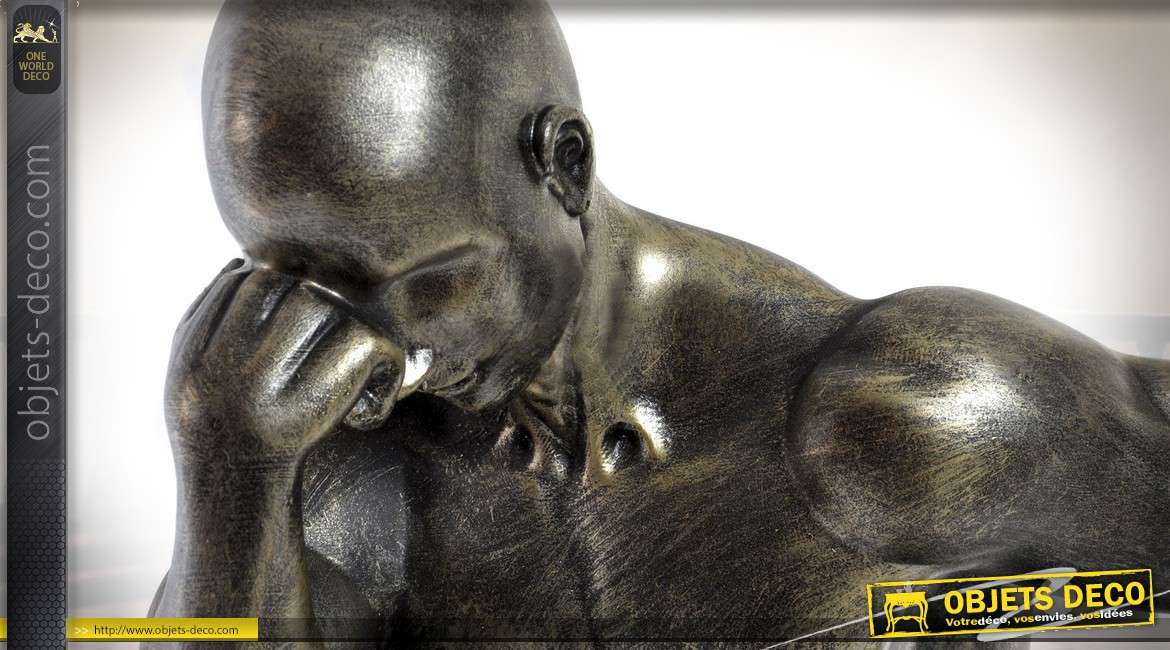 Statuette athlète agenouillé imitation bronze vieilli 29 cm