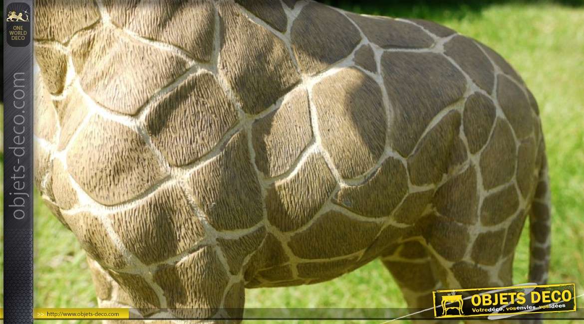 Sculpture de girafe ornementale en résine 92 cm