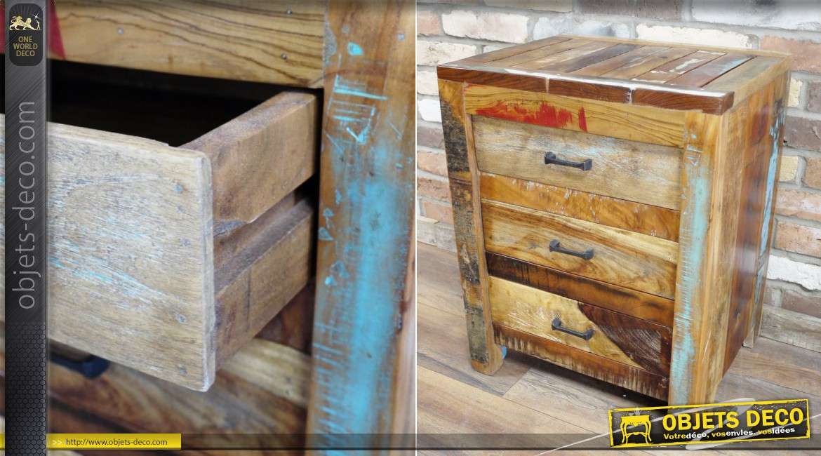 Table de chevet trois tiroirs de style rustique en bois recyclé 64 cm