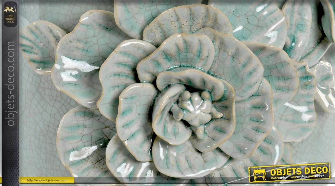 Vase en céramique vert givré vernissée à motifs de fleurs en relief Ø 24,5 cm