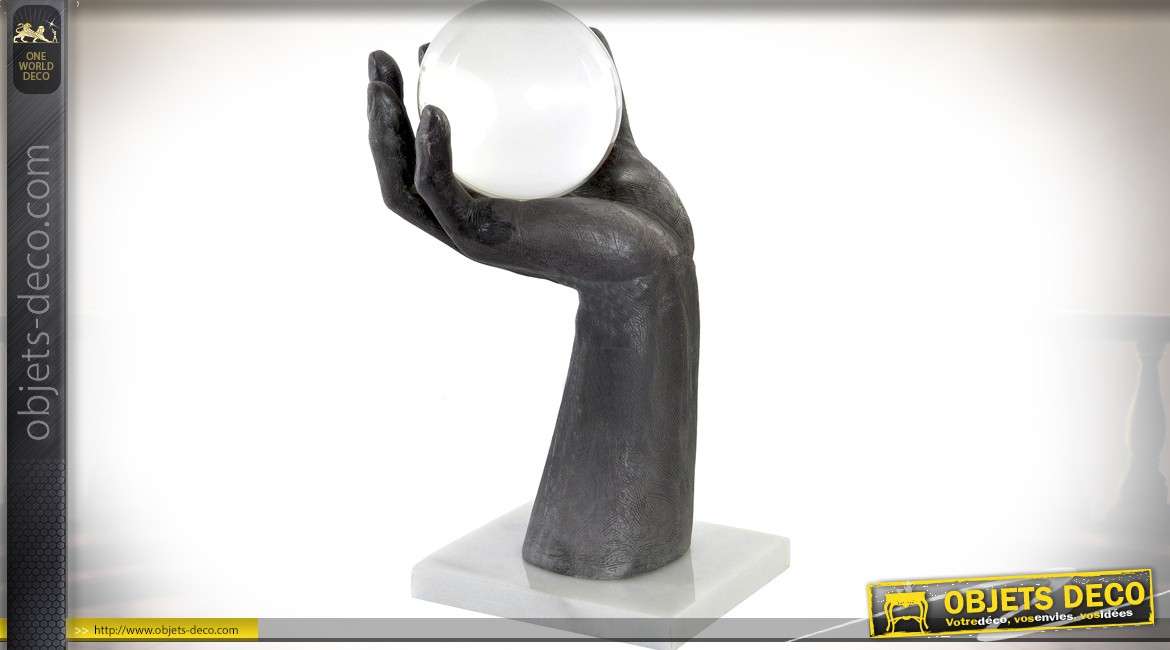 Statuette en marbre et résine main noire et sphère blanche 31 cm