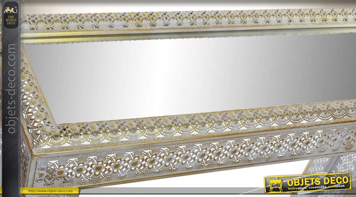 Console orientale en métal patine blanche et dorée avec plateau en miroir 120 cm