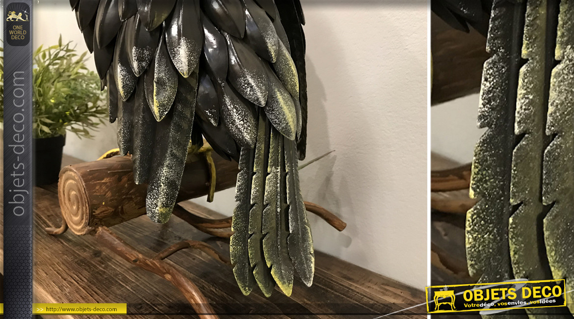 Animal décoratif stylisé en métal peint : le toucan 52 cm