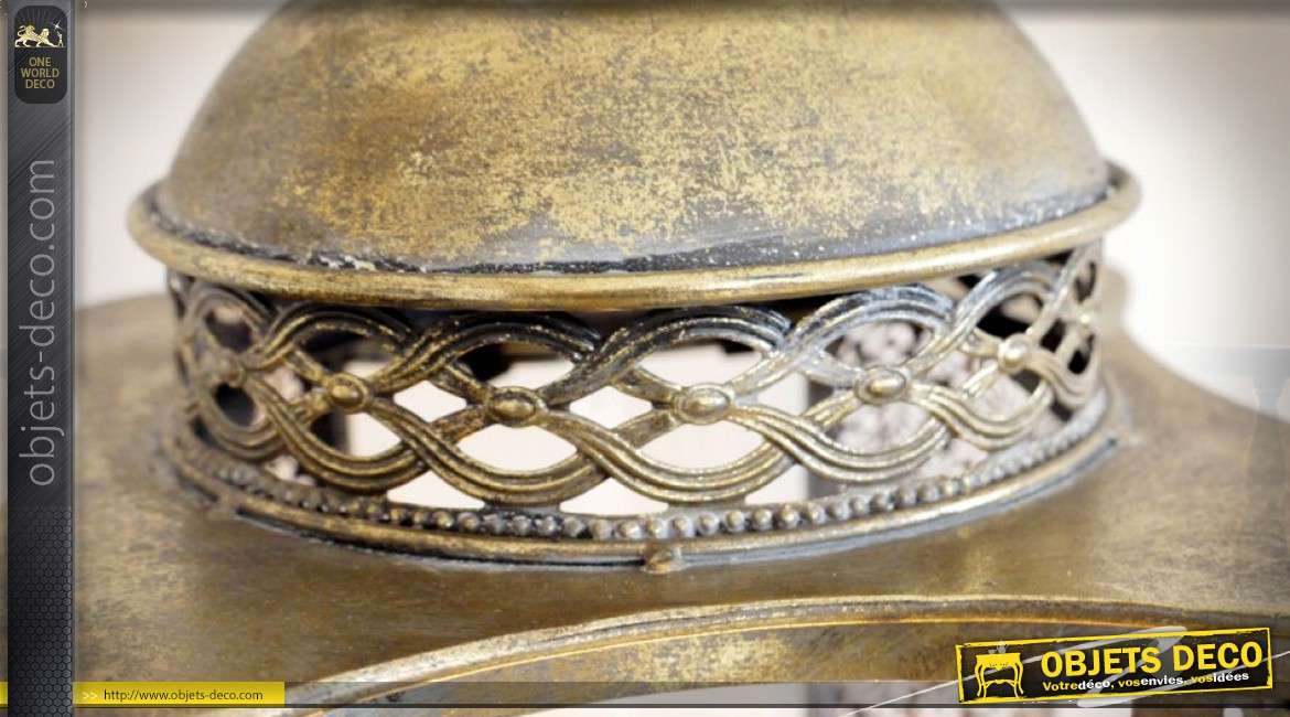 Lanterne orientale en métal doré et vieilli à façades incurvées 76 cm