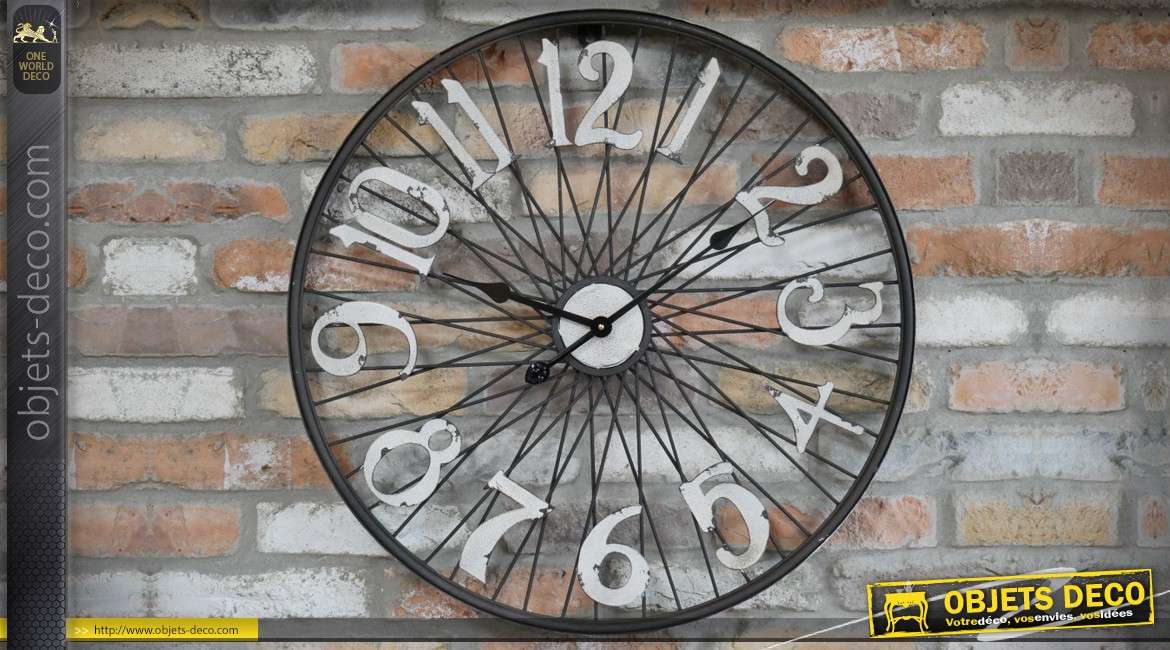 Horloge en forme d'ancienne roue de vélo oxydée style indus Ø 68 cm
