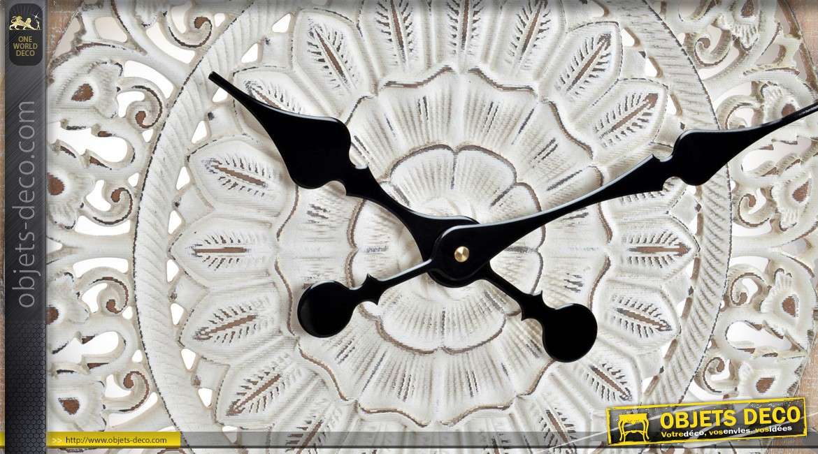 Horloge en bois et métal chiffres romains motifs mandalas relief Ø 80 cm