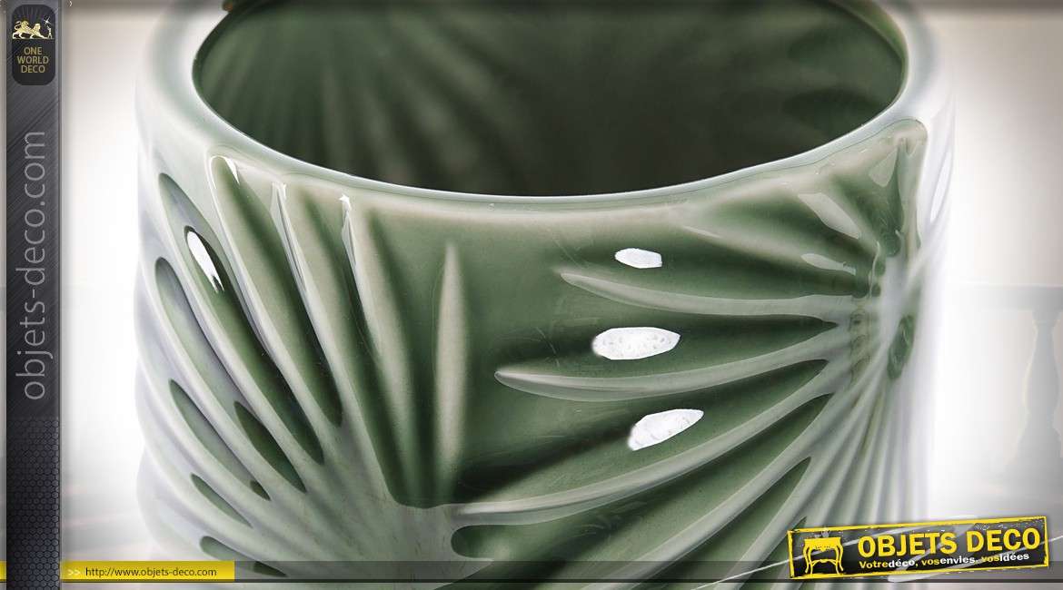 Vase cylindrique en porcelaine vert motif feuilles exotiques en relief 27 cm