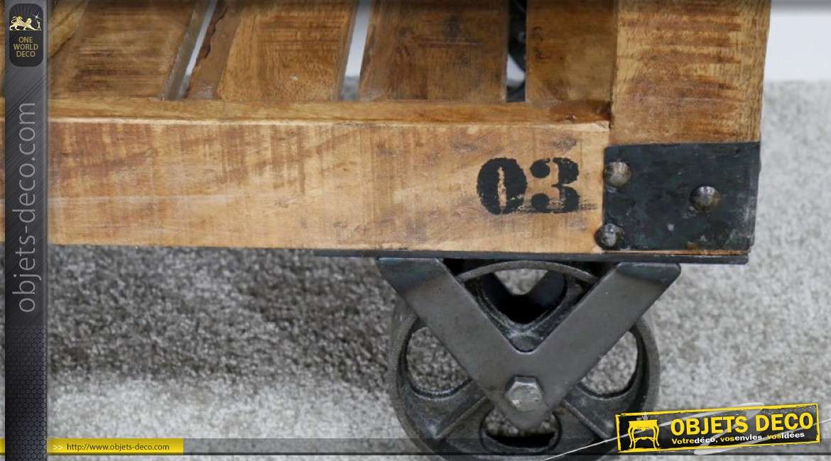 Console industrielle rétro à 3 plateaux en bois et métal sur roulettes 153 cm