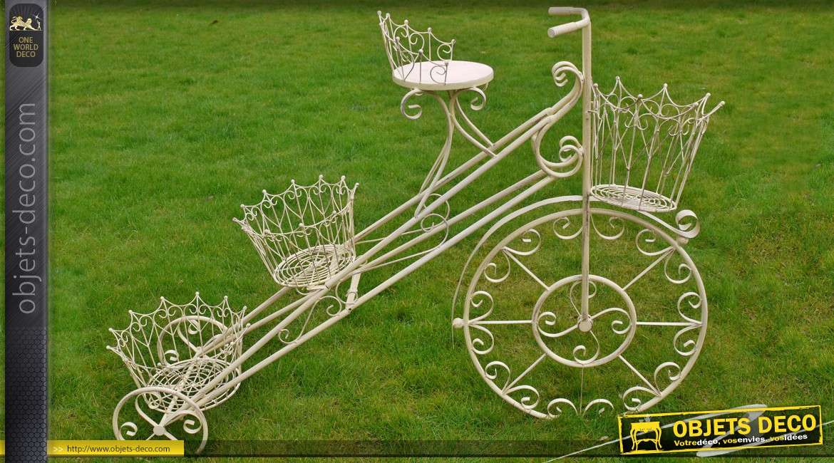 Tricycle-jardinière en fer forgé blanc ancien