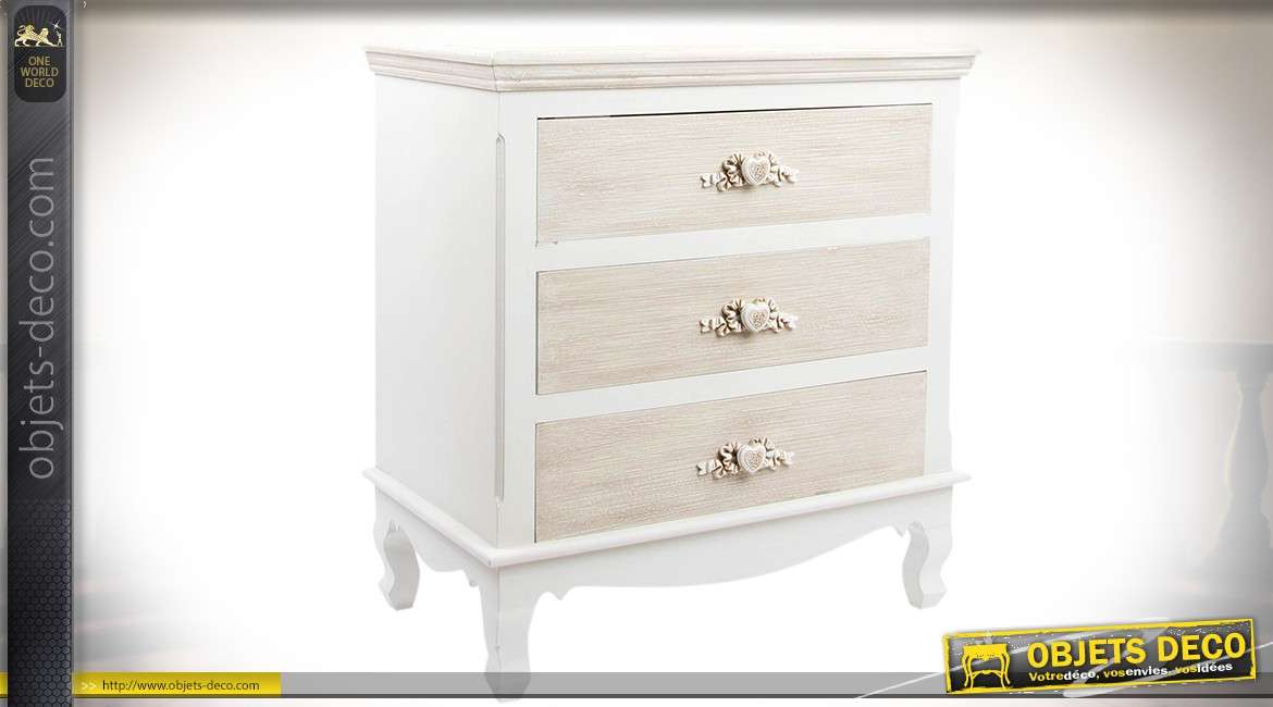 Table de chevet blanche et beige claire à trois tiroirs, de style romantique