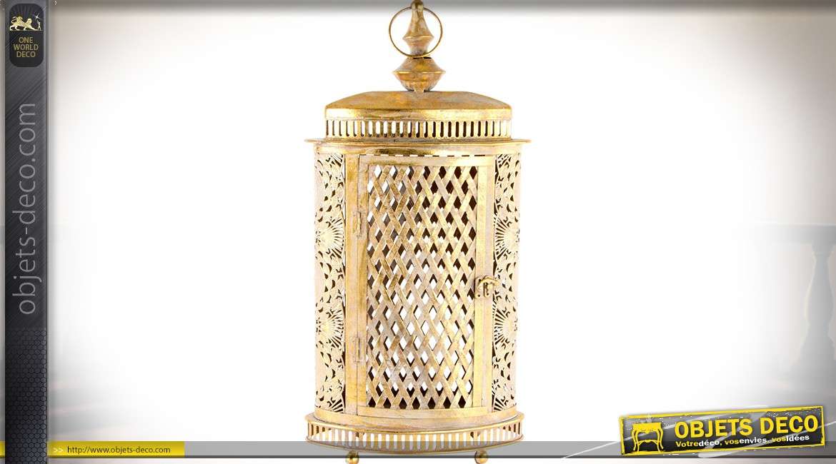 Lanterne ovale et de style rétro finition dorée effet grillage en losanges 57 cm