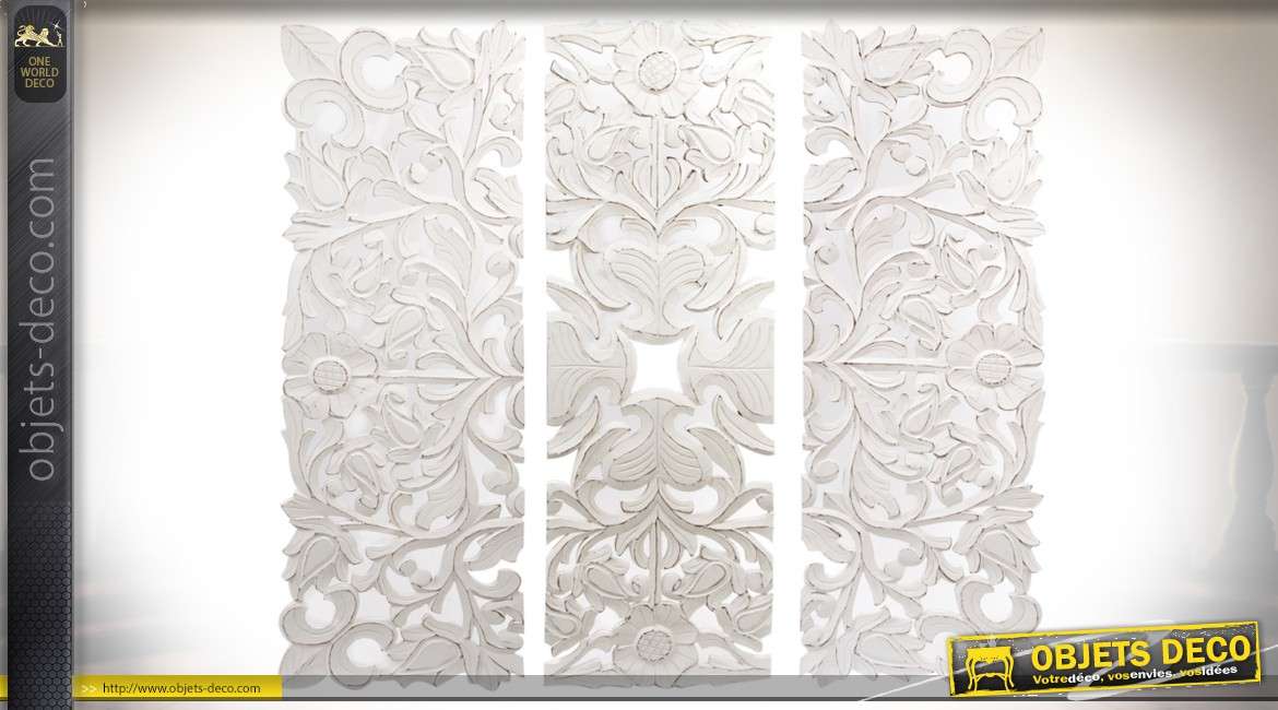 Triptyque en bois sculpté à motifs floraux patine blanche à l'ancienne 120 x 30 cm