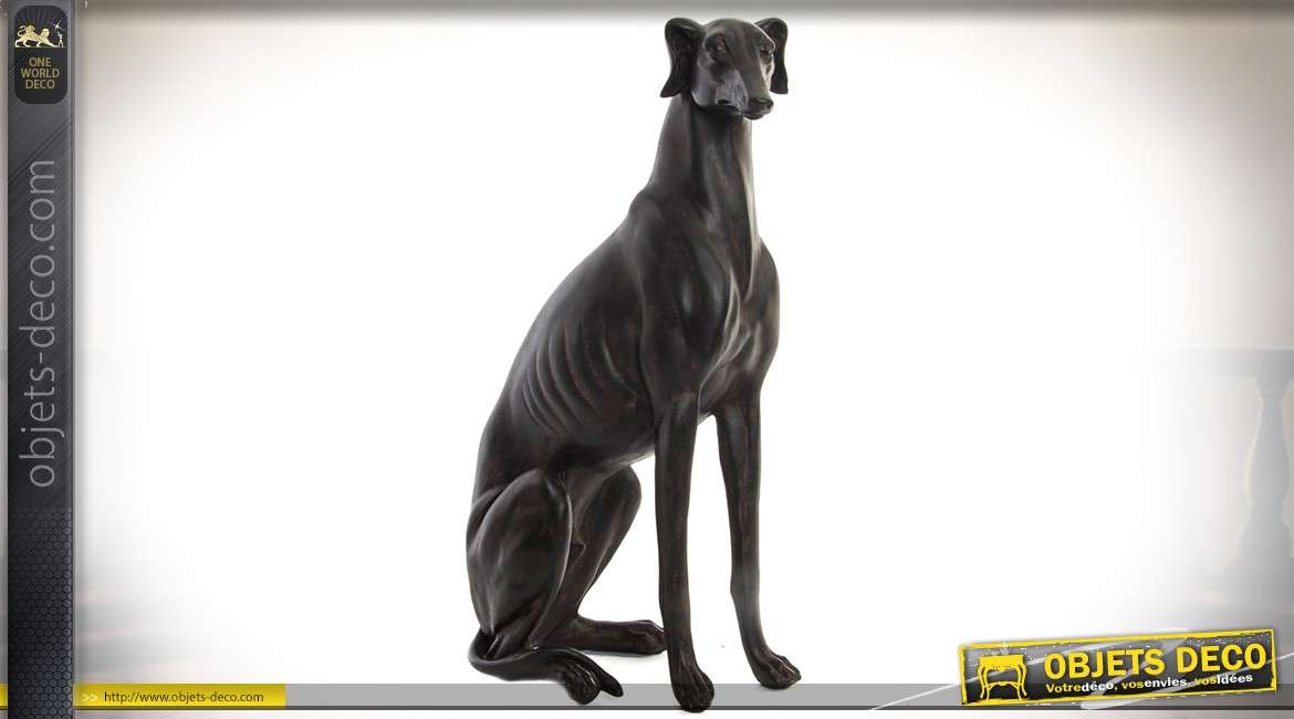 Statuette de lévrier anglais (Greyhound) coloris cassis en résine 53 cm