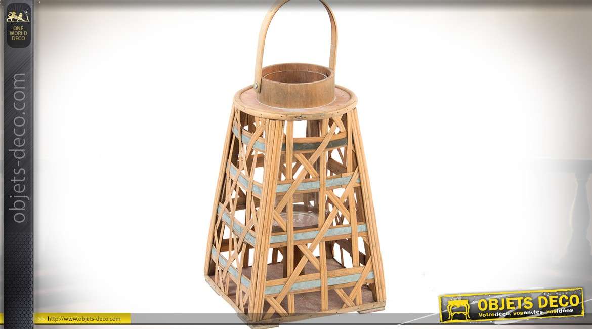 Lanterne bougeoir de table en bambou de forme pyramidale 33 cm