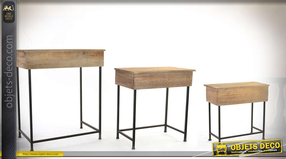 Série de trois tables basses gigognes en bois et métal de style industriel 61 x 54 cm