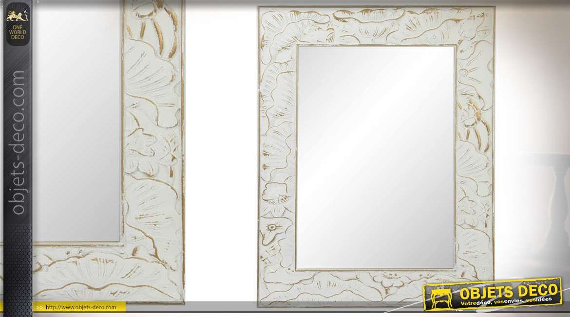 Miroir blanc shabby chic en bois et motifs bas-relief en dorure 90 cm
