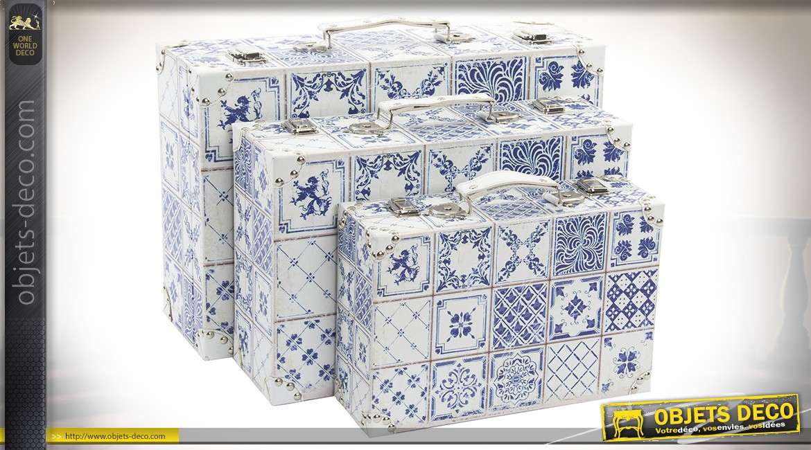 Série de 3 valises gigognes décoratives en bois motifs carreaux bleus rétro