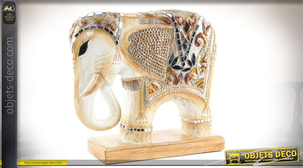 Statuette orientale éléphant bois sculpté teinte ivoire et nacre 33 cm