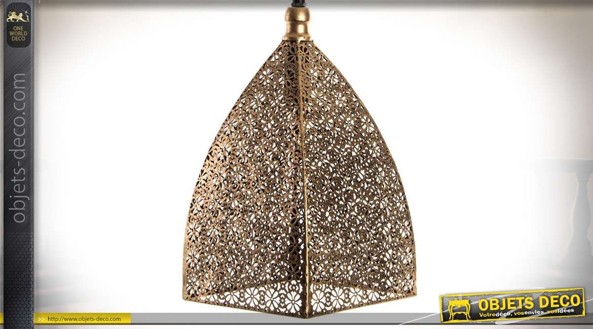 Suspenstion de style oriental en pyramide à angles galbés et métal cuivré 32,5 cm