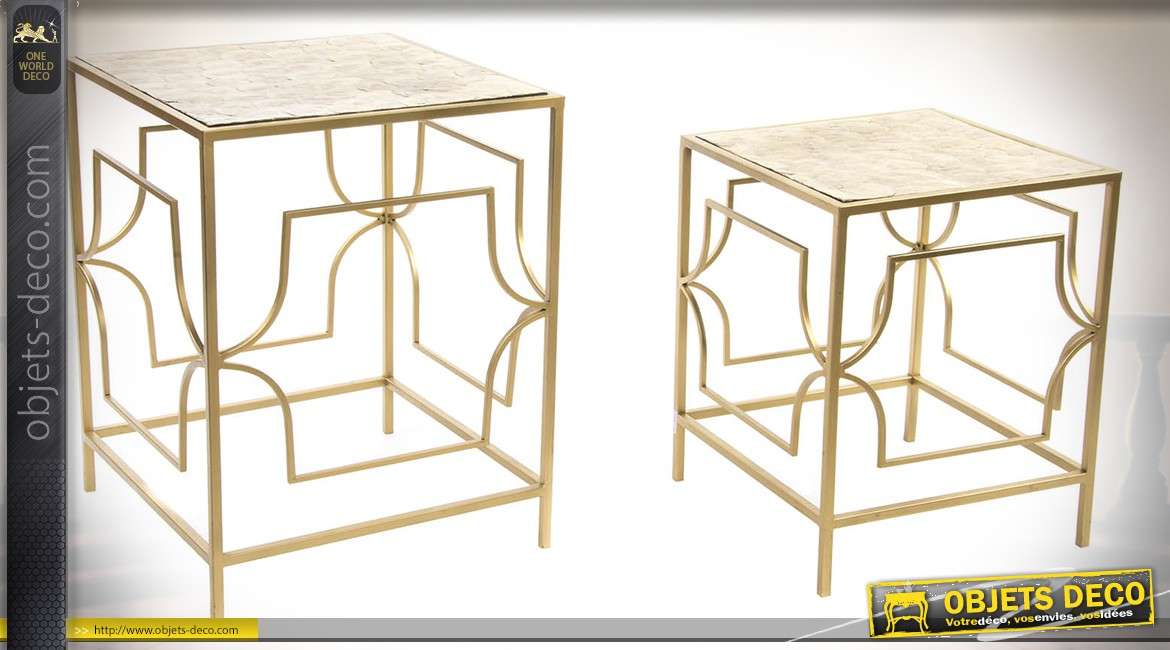 Duo de tables basses en métal doré plateaux aspect organique nacré doré