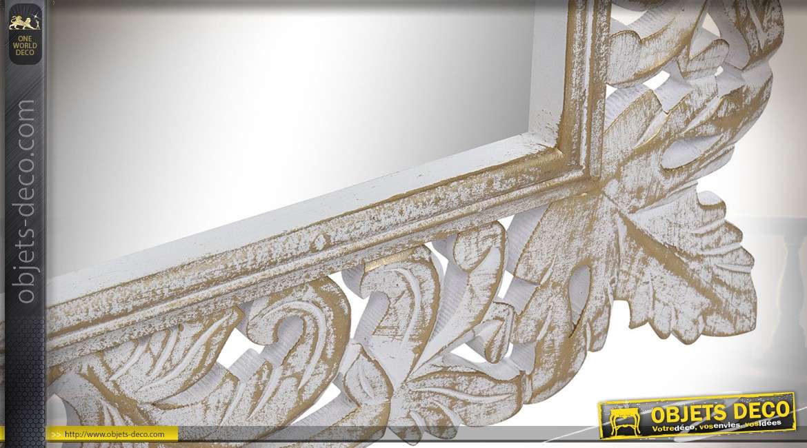 Miroir carré avec encadrement en bois, esprit feuilles entrelacées, patine dorée 60cm
