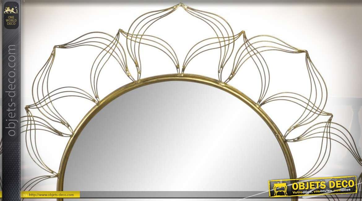 Miroir en métal de style moderne, en forme de fleur avec esprit de pétales finition dorée 74cm