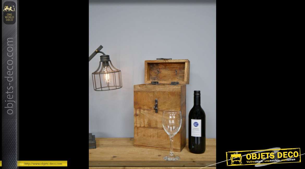 Coffret en bois massif et vieilli avec ferrures anciennes pour deux bouteilles à vin