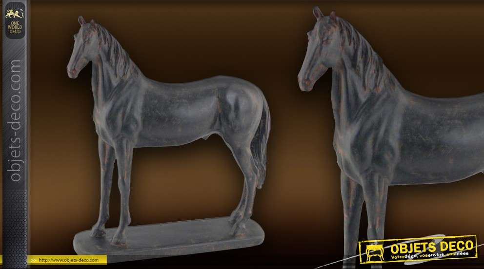 Statuette de cheval imitation métal ancien