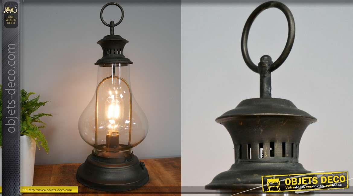 Petit luminaire d'appoint en métal style ancienne lanterne de minier, globe en verre et ampoule LED