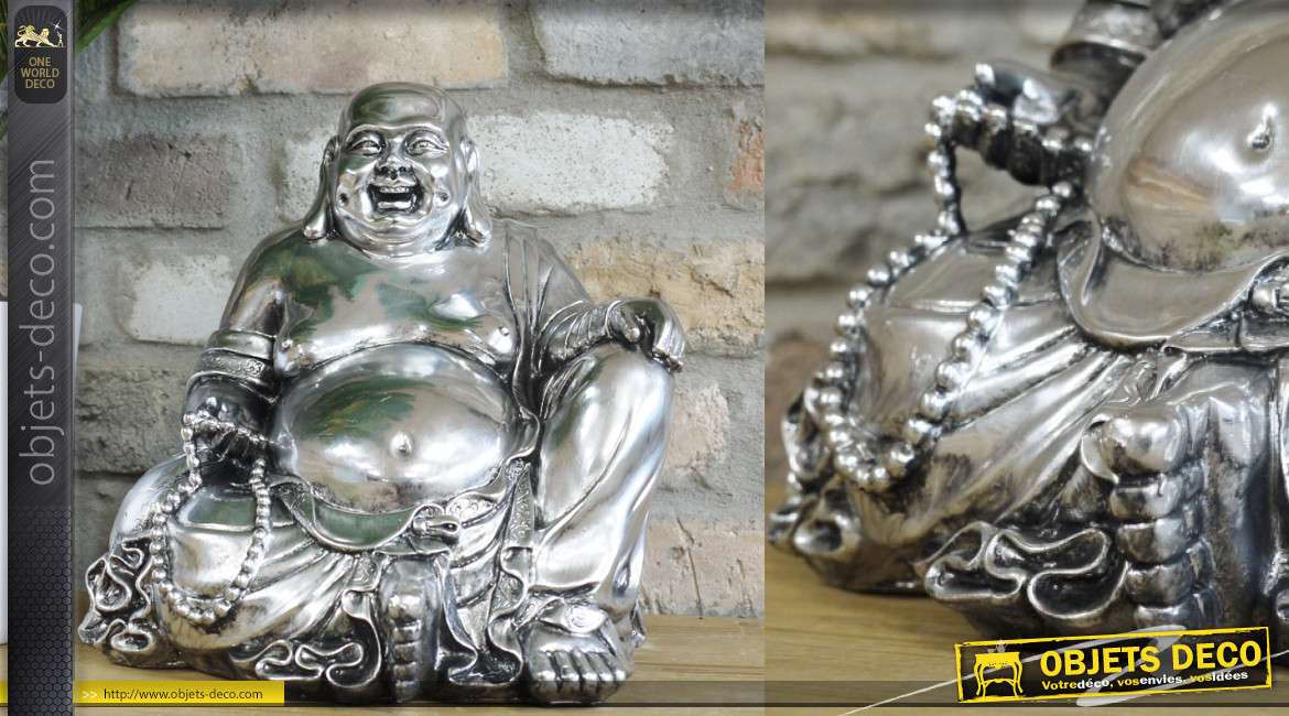 Bouddha rieur en résine, position assise, finition argentée vieillie, 30cm