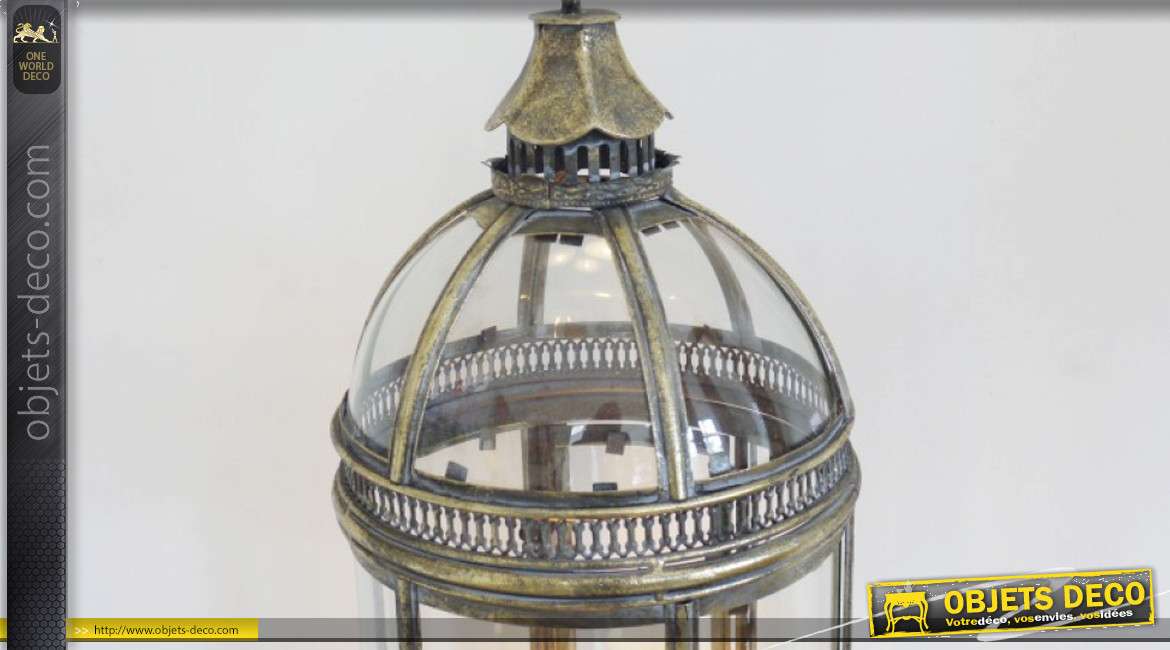 Grande lanterne en métal finition doré ancien, avec anneau de suspension, 80cm