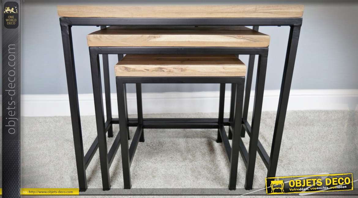 Série de 3 tables gigognes de style industriel en bois naturel et métal noir 61 cm