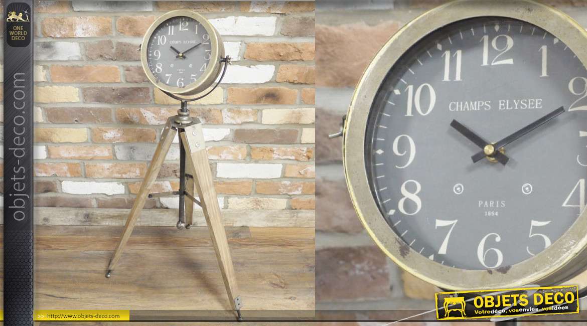 Horloge sur pieds en bois clair et métal effet brossé, de style moderne, 90cm de haut