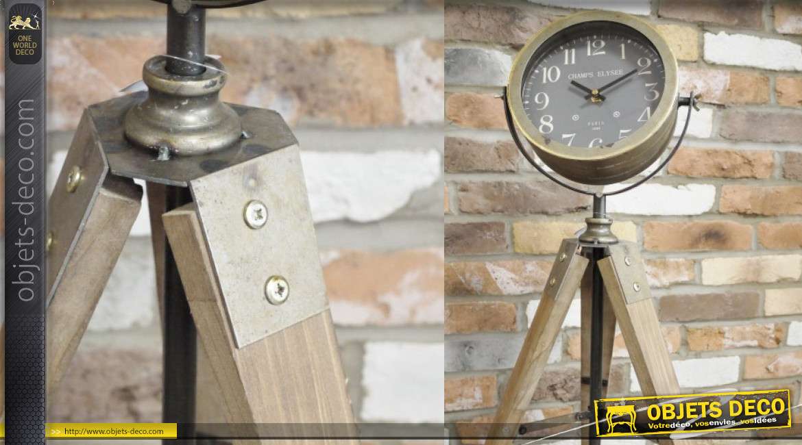 Horloge sur pieds en bois clair et métal effet brossé, de style moderne, 90cm de haut