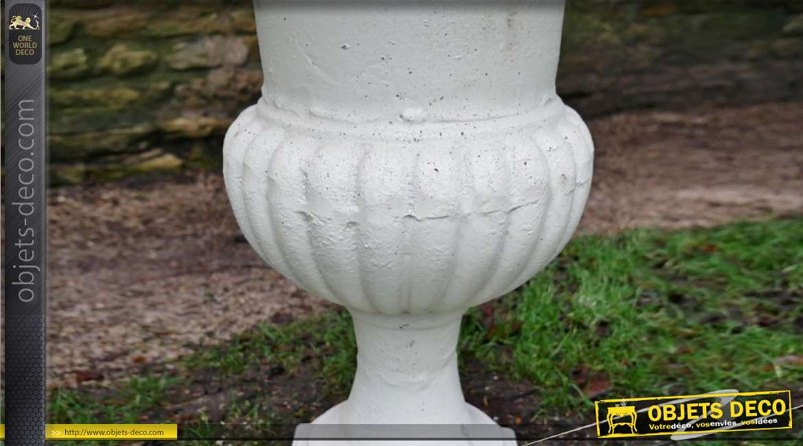 Vase de jardin en fonte type Médicis, modèle blanc ancien, 75cm de haut