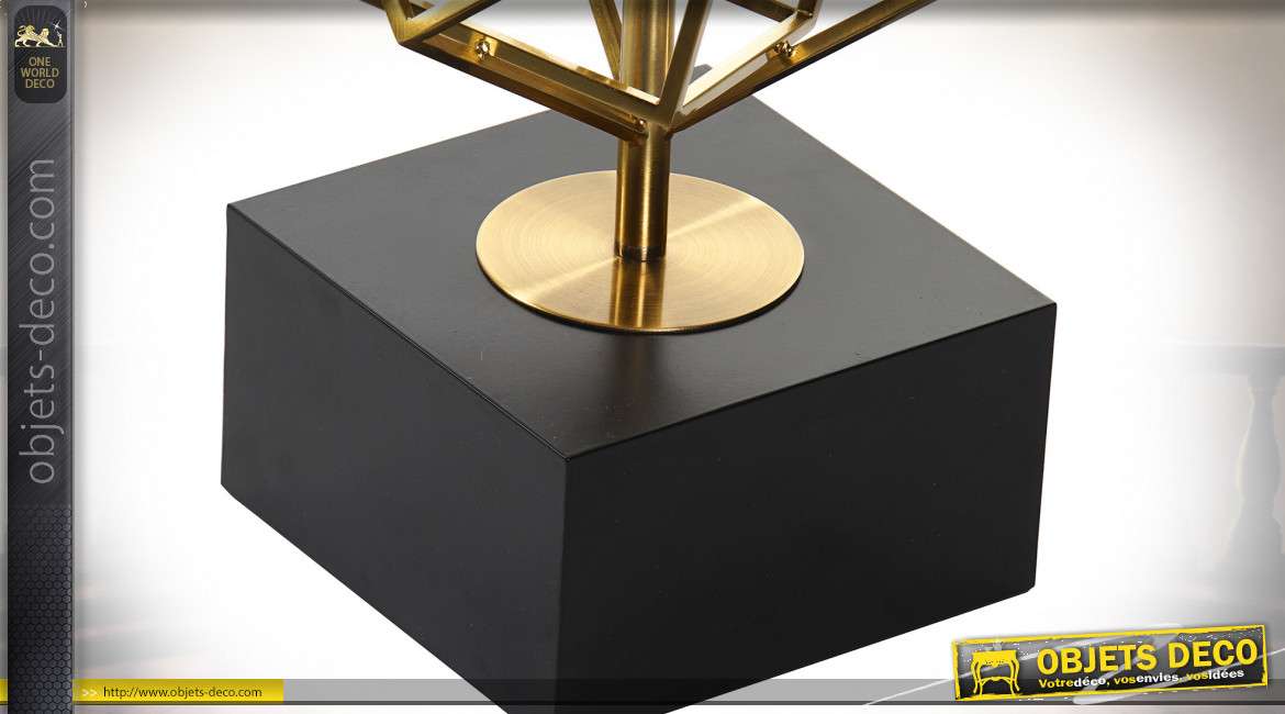 Grande lampe de table en métal, style géométrique finition doré brillant, 94cm