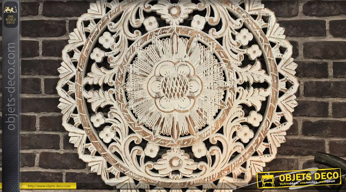 Grande décoration ronde en bois sculpté esprit mandala finition vieilli