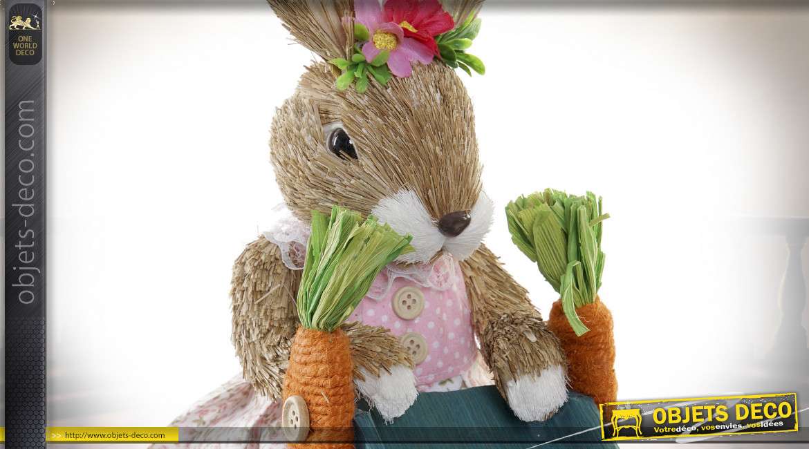 Représentation de deux lapins en fibres naturelles sur base de polyester, décoration esprit Pâques, 33cm