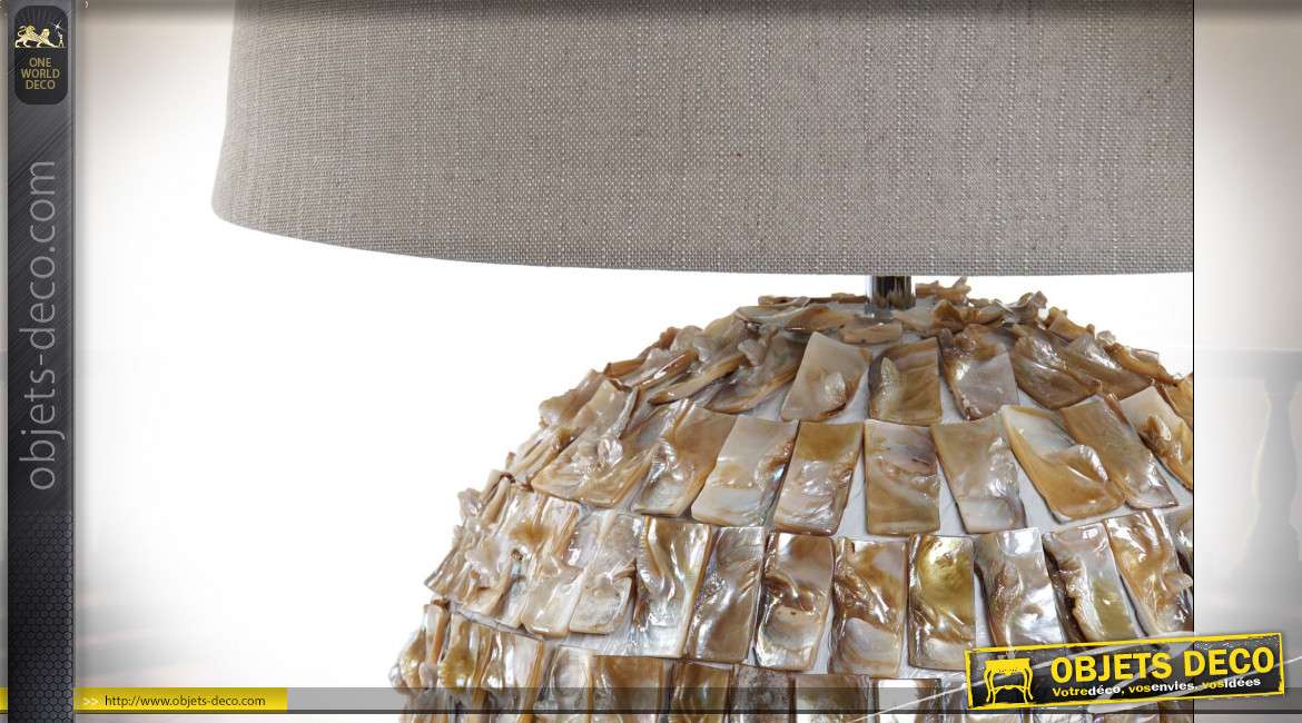 Grande lampe de table en céramique habillage nacré brun orangé, couleurs brillantes et abat-jour en coton finition lin, 59cm
