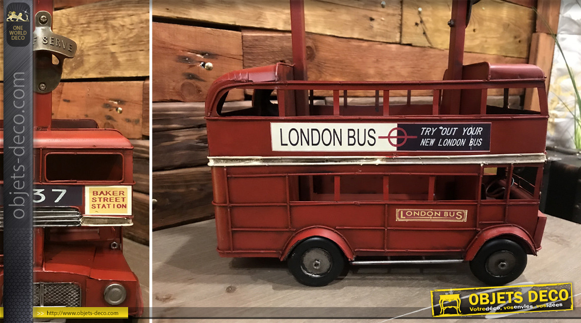 Porte bouteilles en métal en forme de bus de tourisme anglais, finition vieux rouge et poignée en bois, 37cm