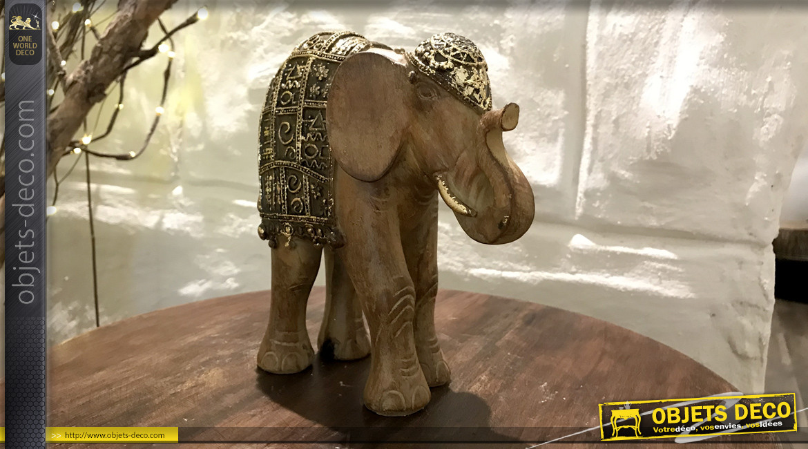 Statuette d'éléphant en résine esprit sculpture indienne, finition dorée et brun foncé, 17.5cm