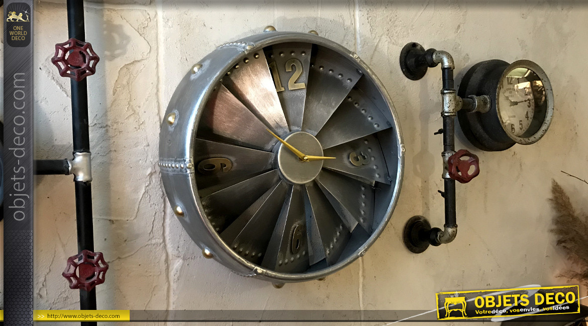 Horloge murale en métal style réacteur d'avion, esprit industriel moteur, finition acier et chiffres laiton, Ø41