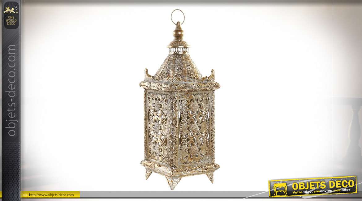 Lampe lanterne orientale en métal doré finement ouvragé 51 cm