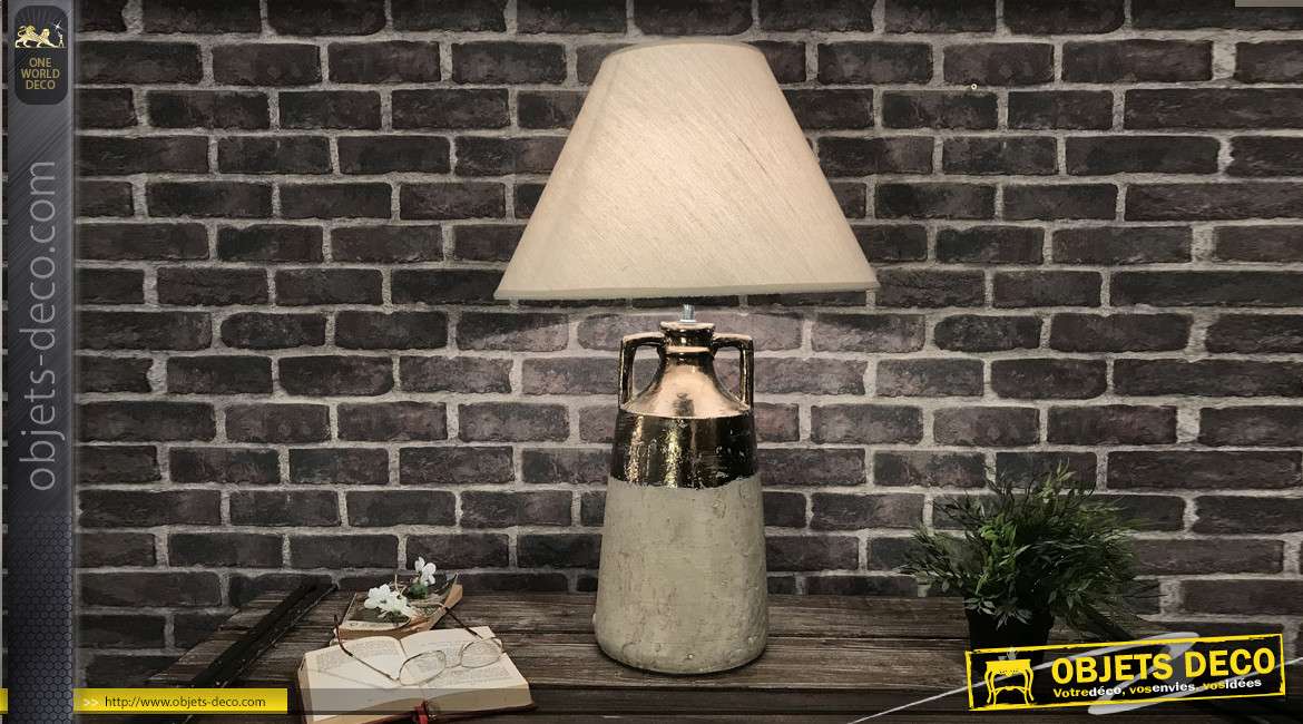 Grande lampe de table en grès, forme de vase, finition beige vieilli et cuivre brillant, 70cm
