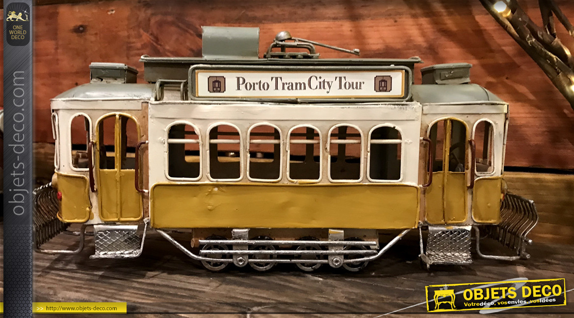 Miniature d'un tramway en métal, finitions effet anciennes, ambiance vintage, 20cm