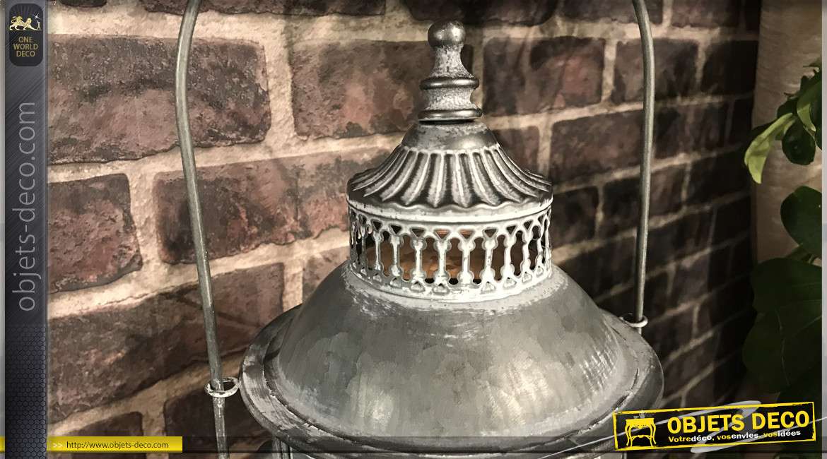 Lanterne en métal en forme d'ancienne lampe à pétrole 38 cm